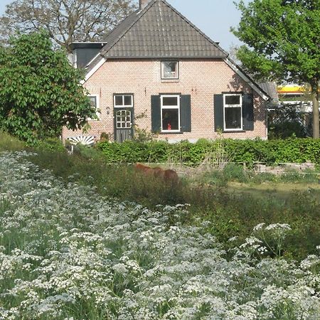Bed And Garden Alde Coninckshof Bed & Breakfast Weurt Bagian luar foto