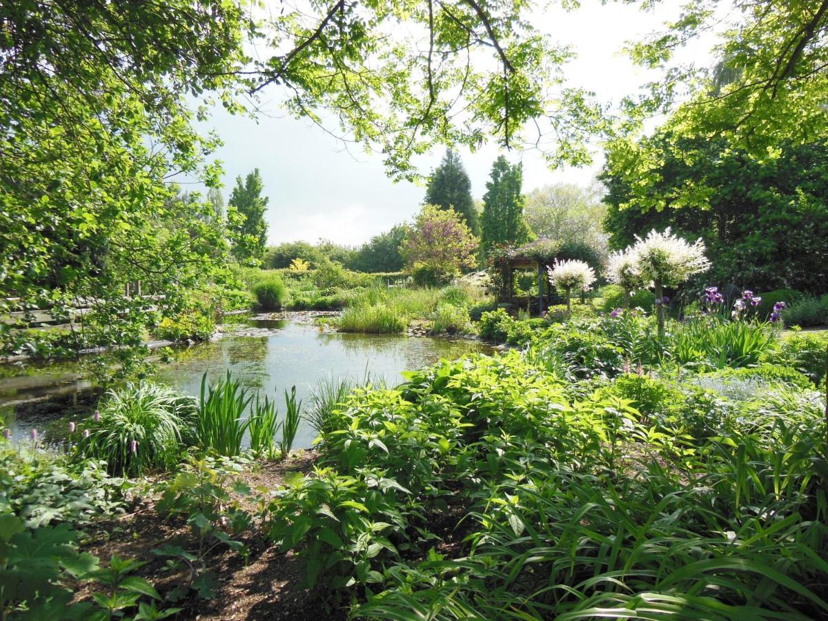 Bed And Garden Alde Coninckshof Bed & Breakfast Weurt Bagian luar foto